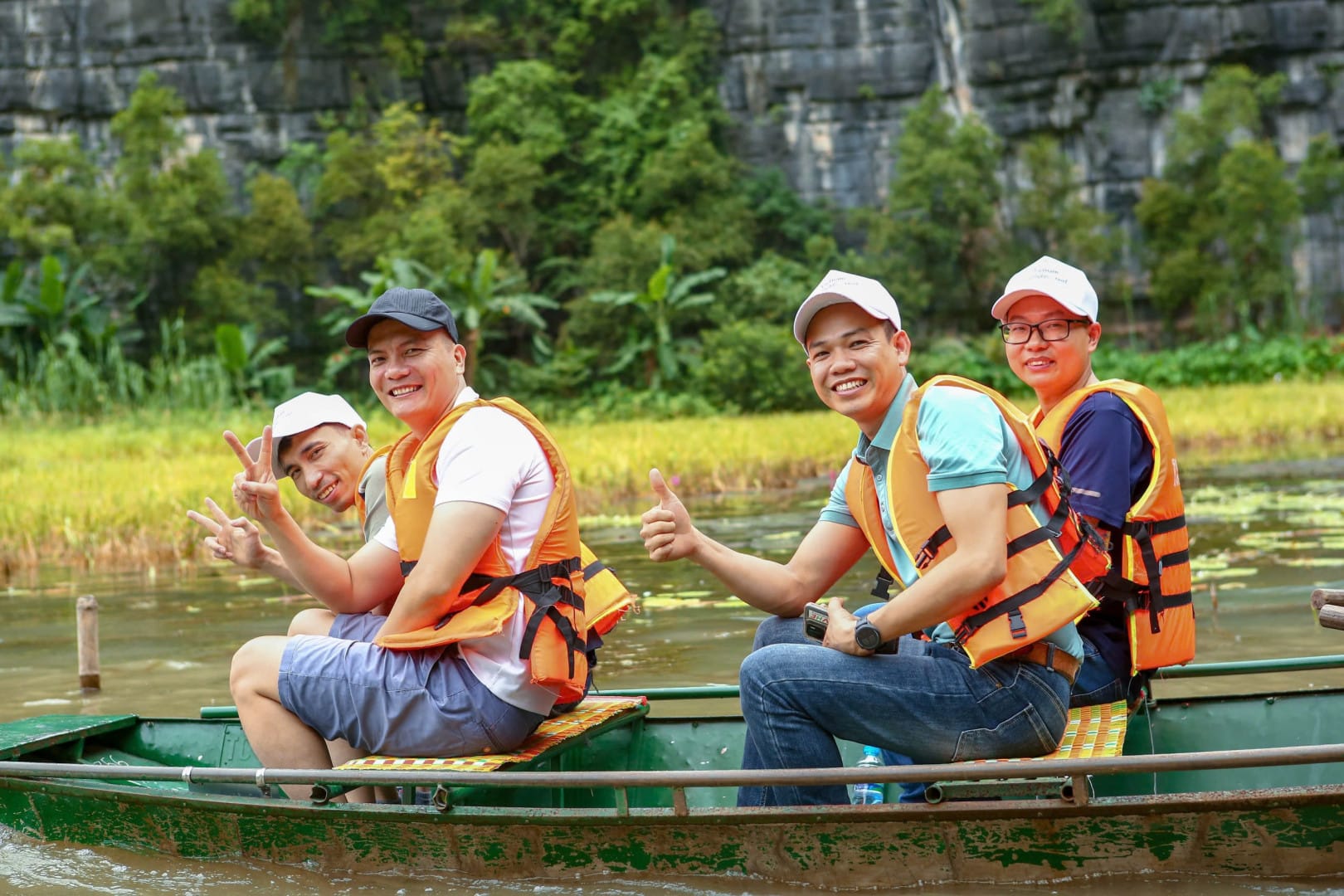 Việt Hàn Engineering 2025: Chuyến Du Hè Ninh Bình – Kết Nối Để Vươn Xa 9 Z6697511662260 53b5e4b153ef4a59aaf82fa1f6598906